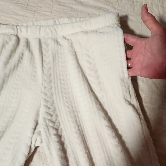 Women's Sz L Joyspun Hooded White Plush Pajama Set "Hot Cocoa & Fuzzy Socks" - Picture 9 of 12